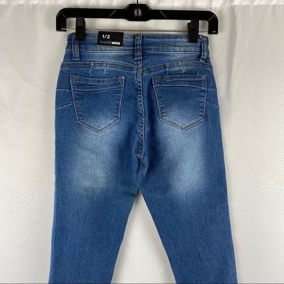 NWT Fashion Nova I Just Might Booty Shaping Jeans - Picture 10 of 10
